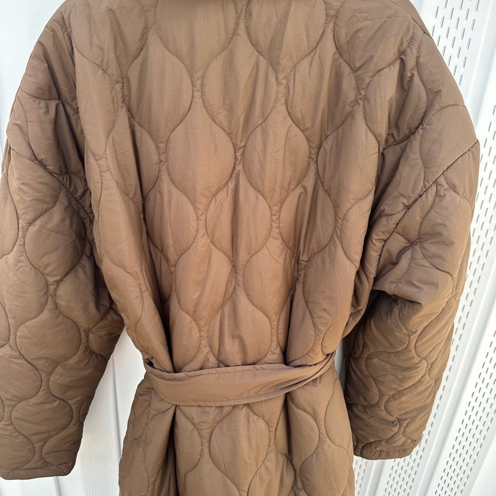 PrettyLittleThing Brown Quilted Robe - Picture 4 of 9